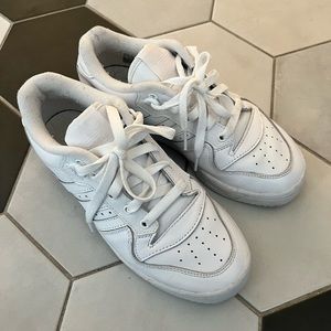 Adidas Rivalry Low Sneakers size 6